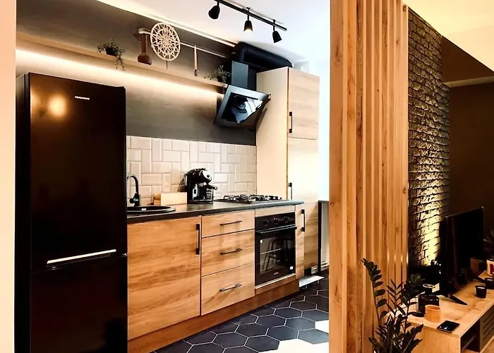 Heart Of The City - Modern Studio With Balcony