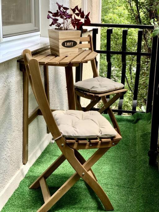 Heart Of The City - Modern Studio With Balcony Apartment Bukarest